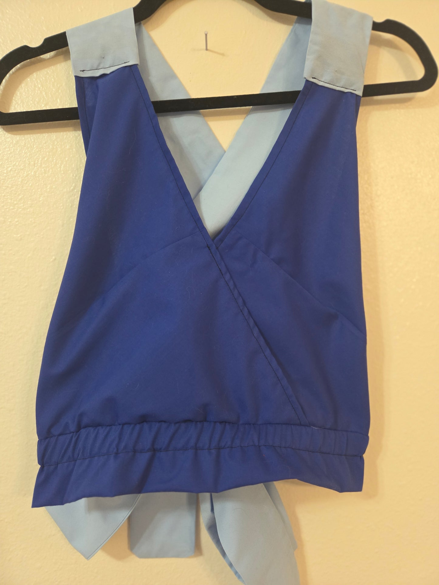 Size Adjustable Pale and Dark Blue Top