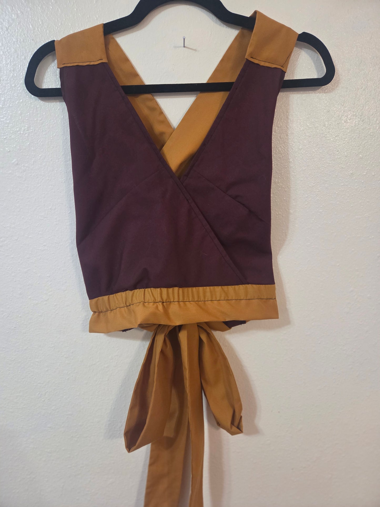 Size Adjustable Wine and Gold Crossback Top