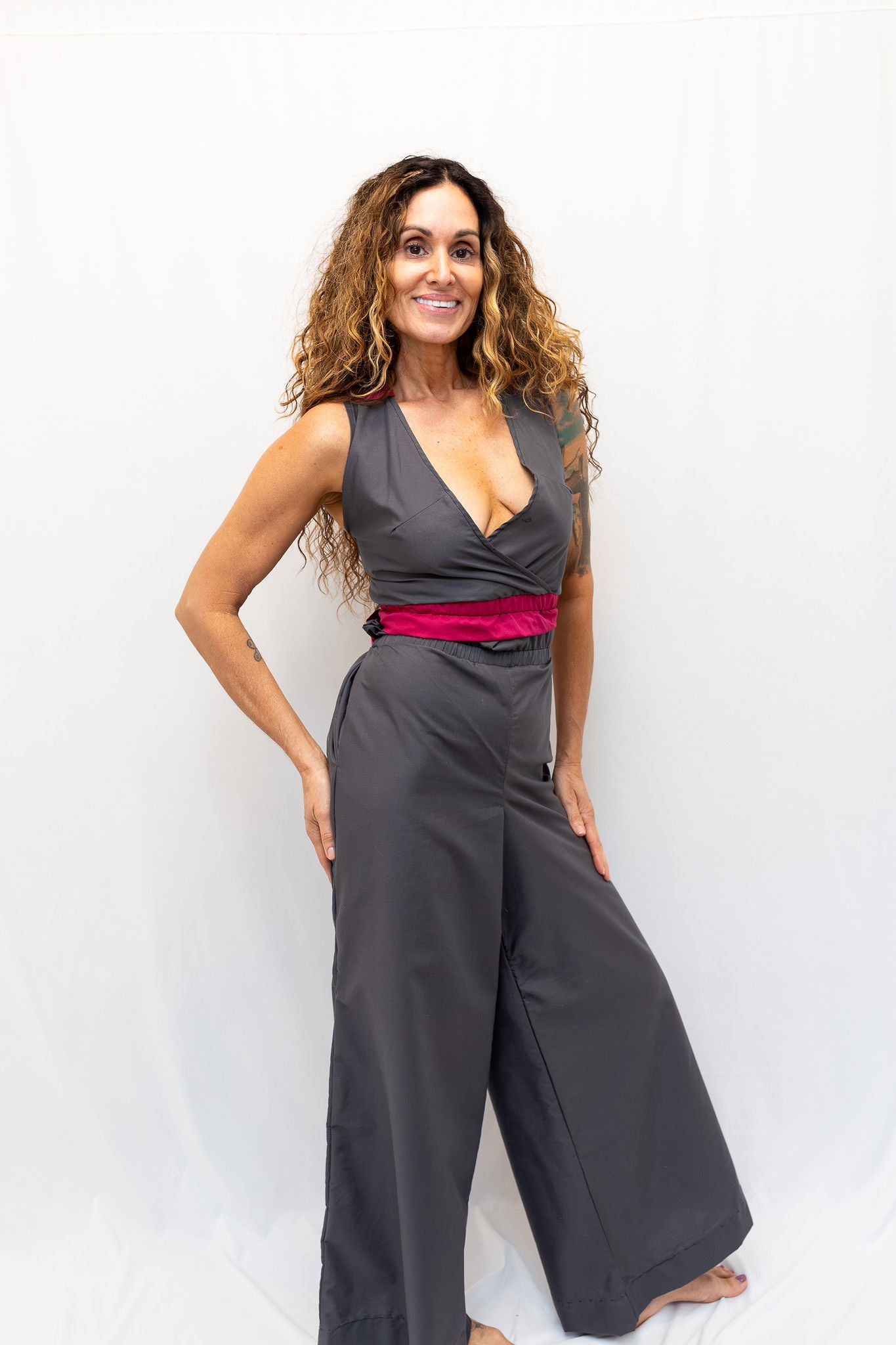 Size Adjustable Gray and Magenta Crossback Top
