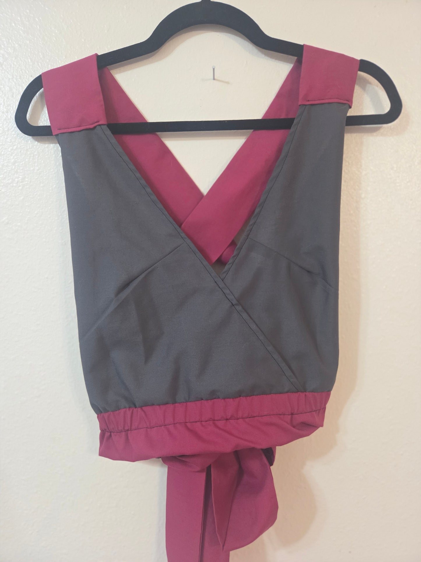 Size Adjustable Gray and Magenta Crossback Top