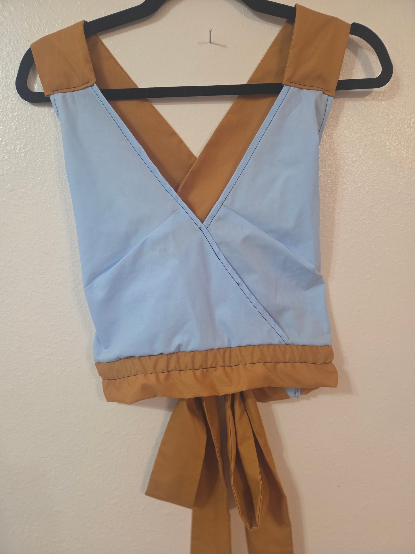 Size Adjustable Pale Blue and Gold Crossback Top